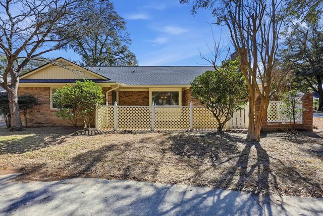 879 Kittiwake Ln., Murrells Inlet, SC 29576