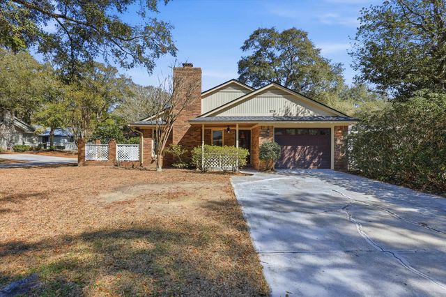 879 Kittiwake Ln., Murrells Inlet, SC 29576