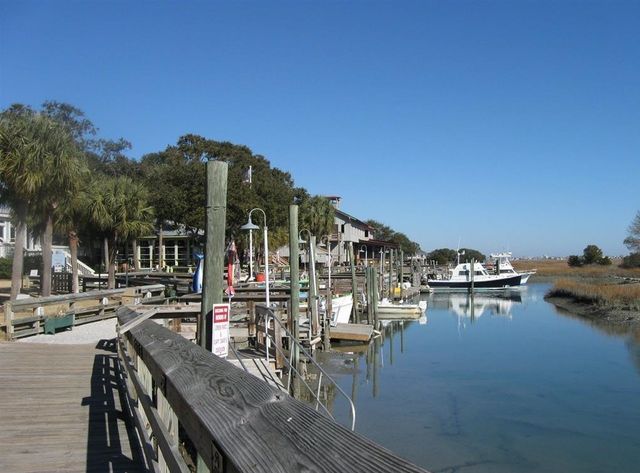 879 Kittiwake Ln., Murrells Inlet, SC 29576