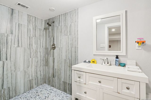 1820 Triple Peak, Canyon Lake, TX 78133