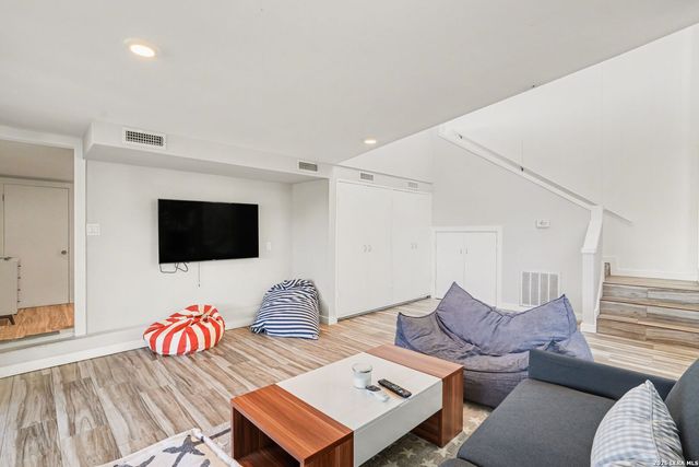 1820 Triple Peak, Canyon Lake, TX 78133