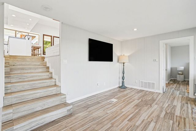 1820 Triple Peak, Canyon Lake, TX 78133