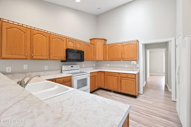 183 Trentwood Drive, Crossville, TN 38558