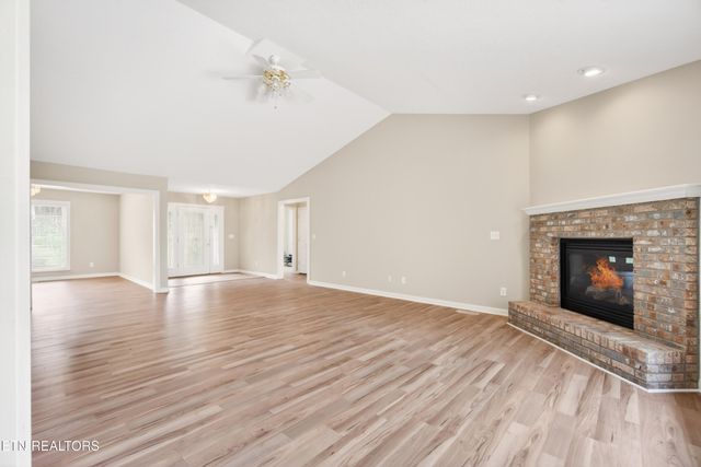 183 Trentwood Drive, Crossville, TN 38558