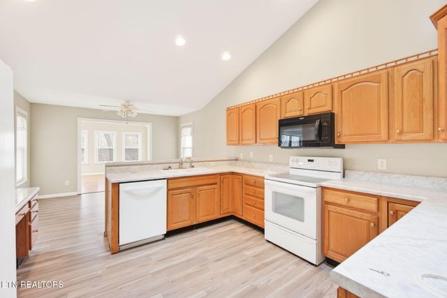 183 Trentwood Drive, Crossville, TN 38558