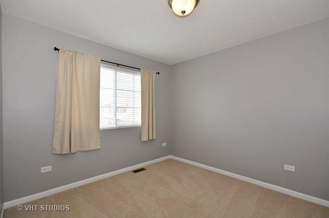 1949 OXLEY Circle 1949, Naperville, IL 60563