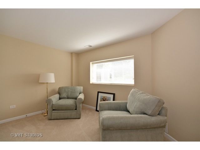 1949 OXLEY Circle 1949, Naperville, IL 60563