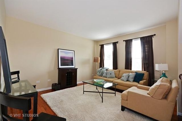 1949 OXLEY Circle 1949, Naperville, IL 60563