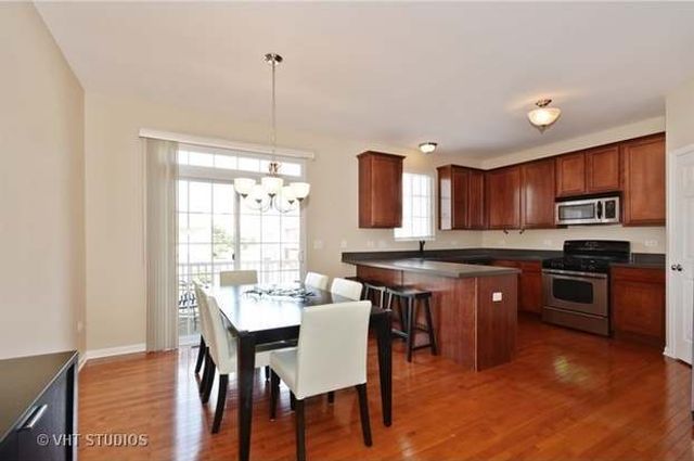 1949 OXLEY Circle 1949, Naperville, IL 60563