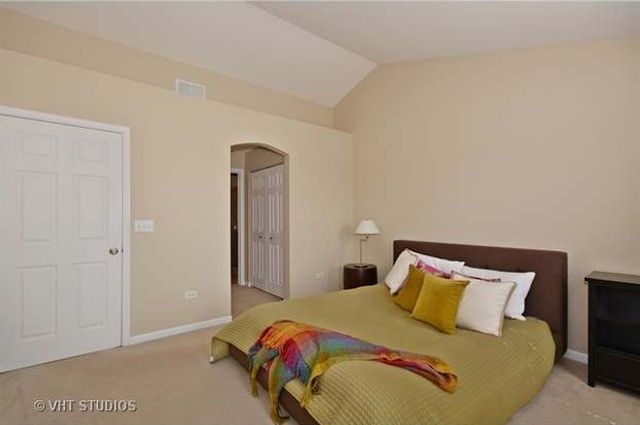 1949 OXLEY Circle 1949, Naperville, IL 60563