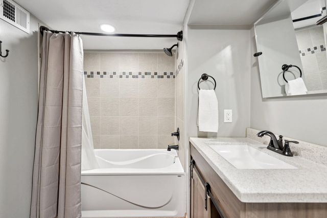 4740 Virginia Avenue N, New Hope, MN 55428