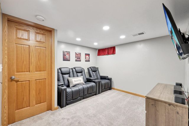 4740 Virginia Avenue N, New Hope, MN 55428