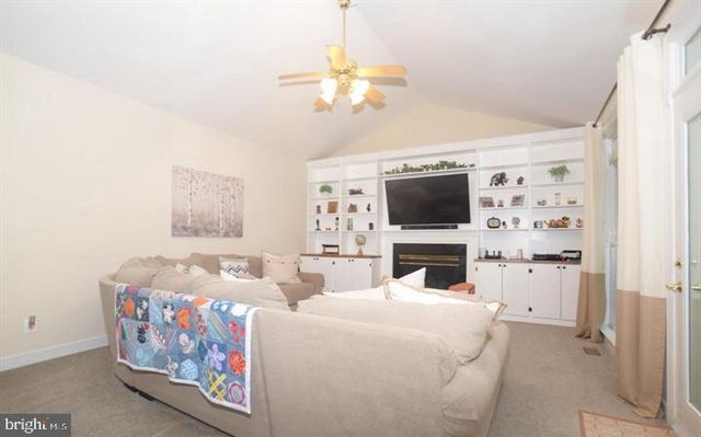 32 MONUMENT DR, Stafford, VA 22554