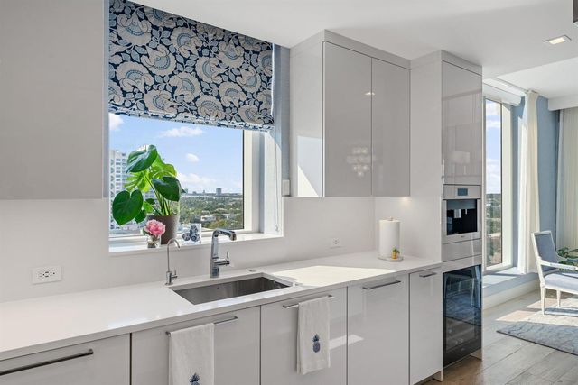 3730 N Ocean Drive 9d, Singer Island, FL 33404