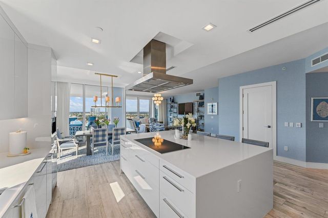 3730 N Ocean Drive 9d, Singer Island, FL 33404