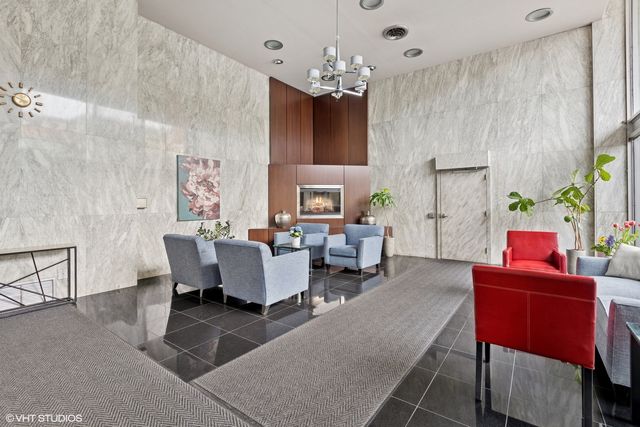 6145 N SHERIDAN Road 28D, Chicago, IL 60660