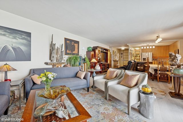 6145 N SHERIDAN Road 28D, Chicago, IL 60660