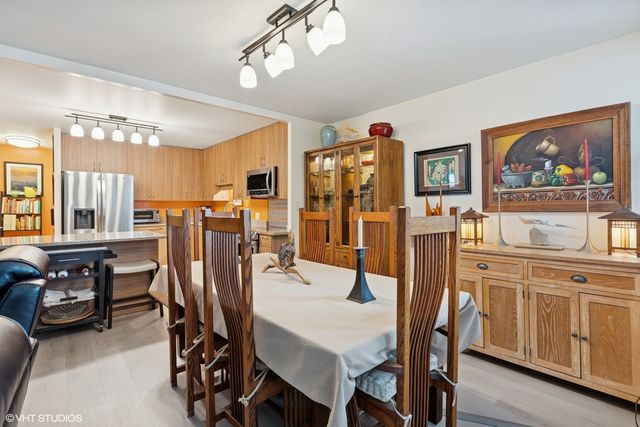 6145 N SHERIDAN Road 28D, Chicago, IL 60660