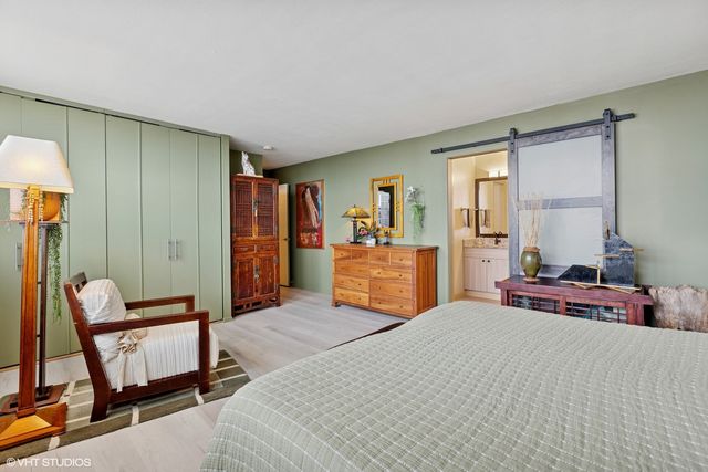 6145 N SHERIDAN Road 28D, Chicago, IL 60660