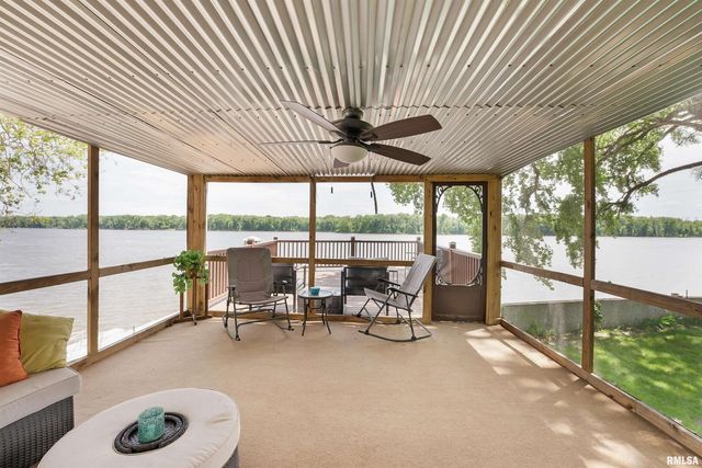 905 1ST Street, Camanche, IA 52730