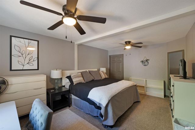 905 1ST Street, Camanche, IA 52730