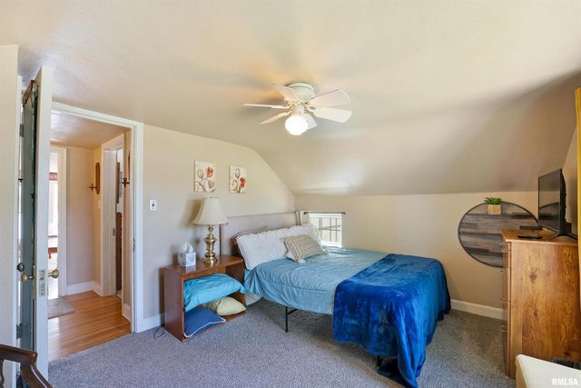 905 1ST Street, Camanche, IA 52730