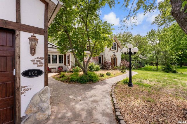 905 1ST Street, Camanche, IA 52730