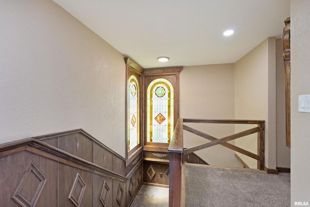 905 1ST Street, Camanche, IA 52730