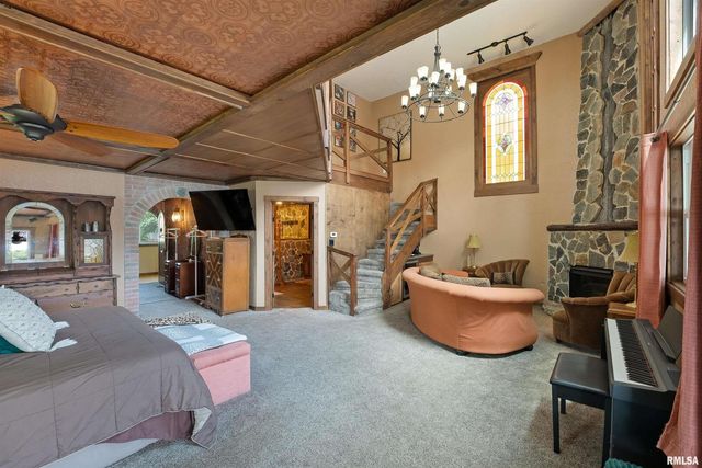 905 1ST Street, Camanche, IA 52730