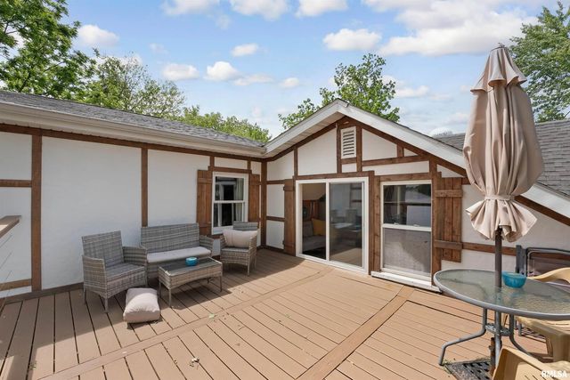 905 1ST Street, Camanche, IA 52730