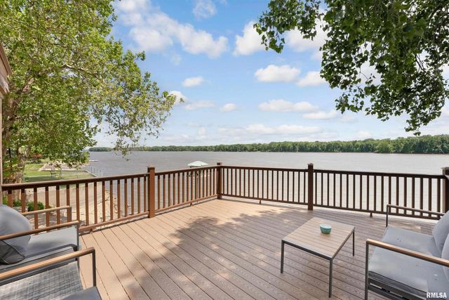 905 1ST Street, Camanche, IA 52730