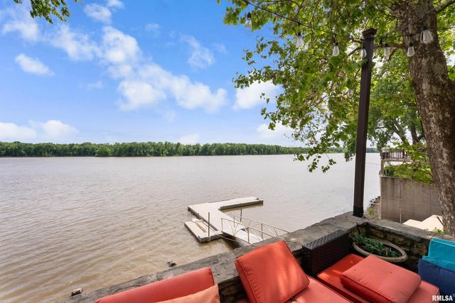 905 1ST Street, Camanche, IA 52730