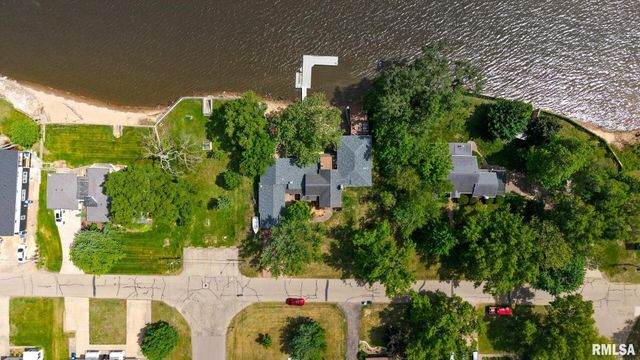 905 1ST Street, Camanche, IA 52730