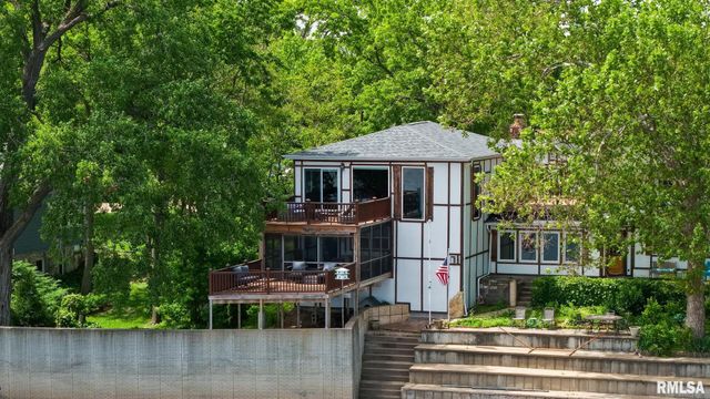 905 1ST Street, Camanche, IA 52730