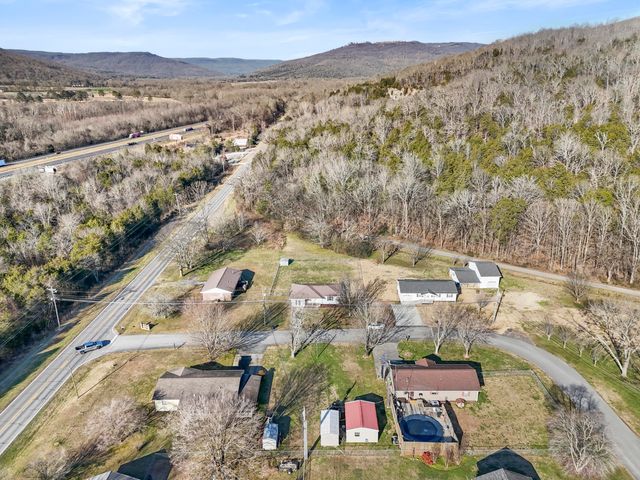 135 Cedar Point Lane, South Pittsburg, TN 37380