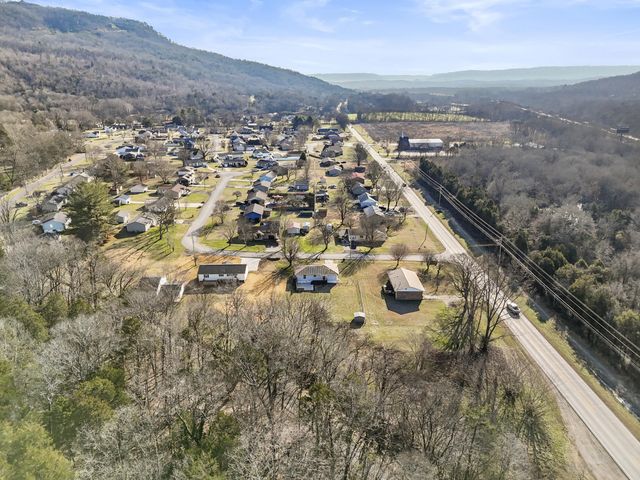 135 Cedar Point Lane, South Pittsburg, TN 37380