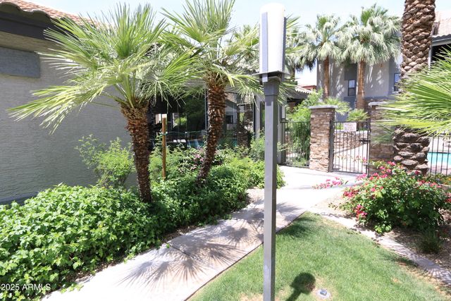 2025 E CAMPBELL Avenue 103, Phoenix, AZ 85016