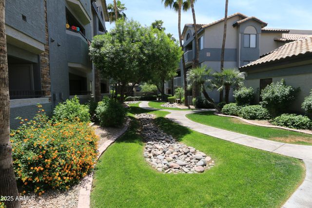 2025 E CAMPBELL Avenue 103, Phoenix, AZ 85016