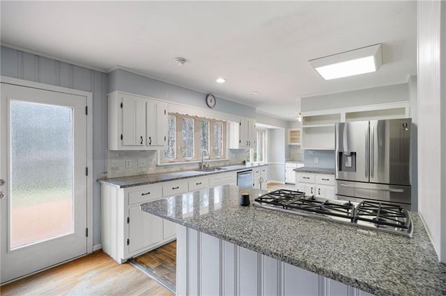 2017 Pine Hill NW Circle, Kennesaw, GA 30144