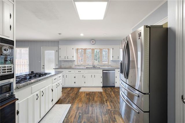 2017 Pine Hill NW Circle, Kennesaw, GA 30144