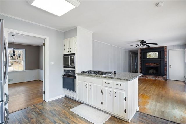 2017 Pine Hill NW Circle, Kennesaw, GA 30144