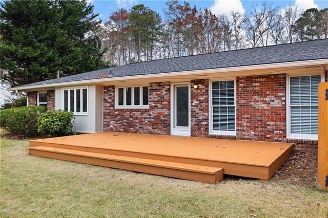 2017 Pine Hill NW Circle, Kennesaw, GA 30144