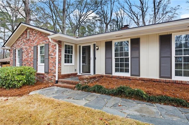 2017 Pine Hill NW Circle, Kennesaw, GA 30144