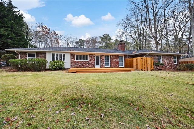 2017 Pine Hill NW Circle, Kennesaw, GA 30144