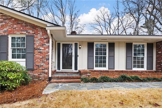 2017 Pine Hill NW Circle, Kennesaw, GA 30144