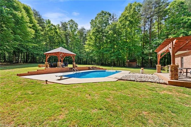 355 Rabbit Farm Trail, Advance, NC 27006