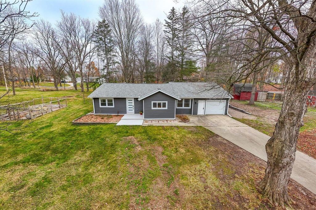 10985 E Cd Avenue, Richland, MI 49083