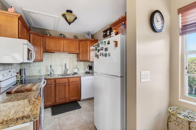 33 Fanshaw A A, Boca Raton, FL 33434