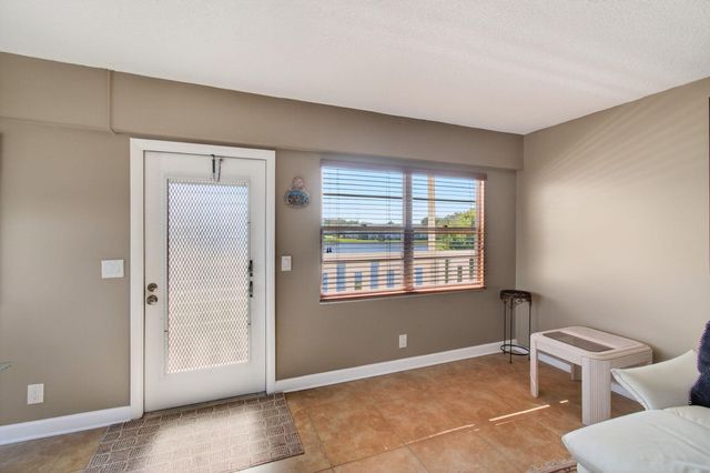 33 Fanshaw A A, Boca Raton, FL 33434