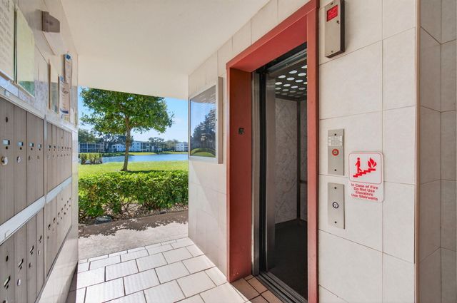 33 Fanshaw A A, Boca Raton, FL 33434
